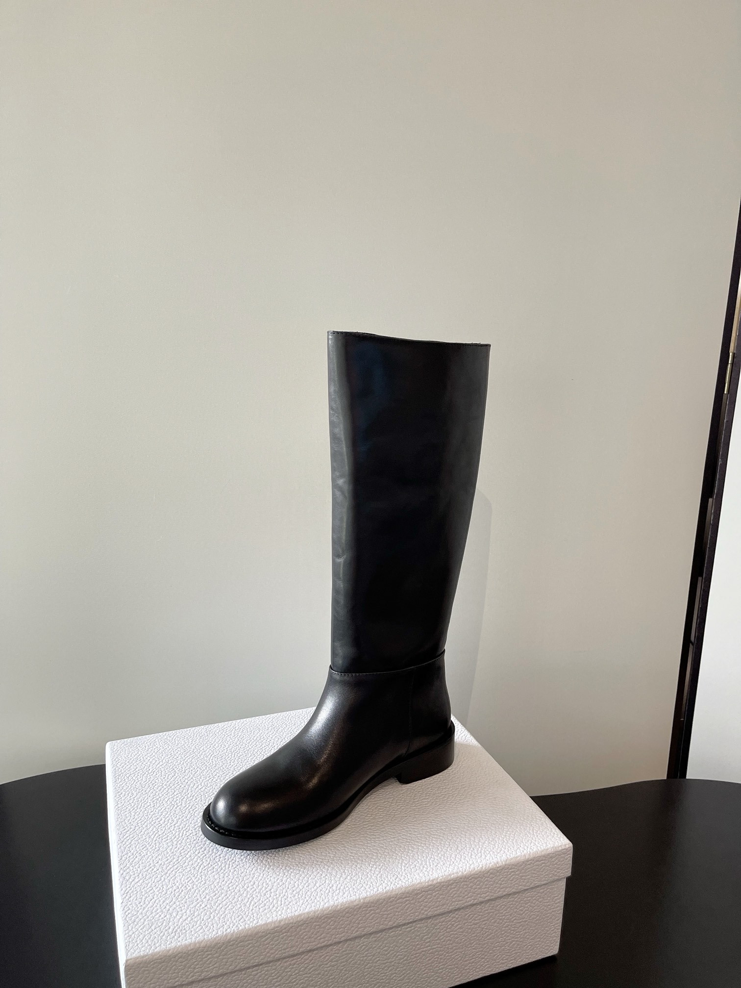 ua D*or d-town boot