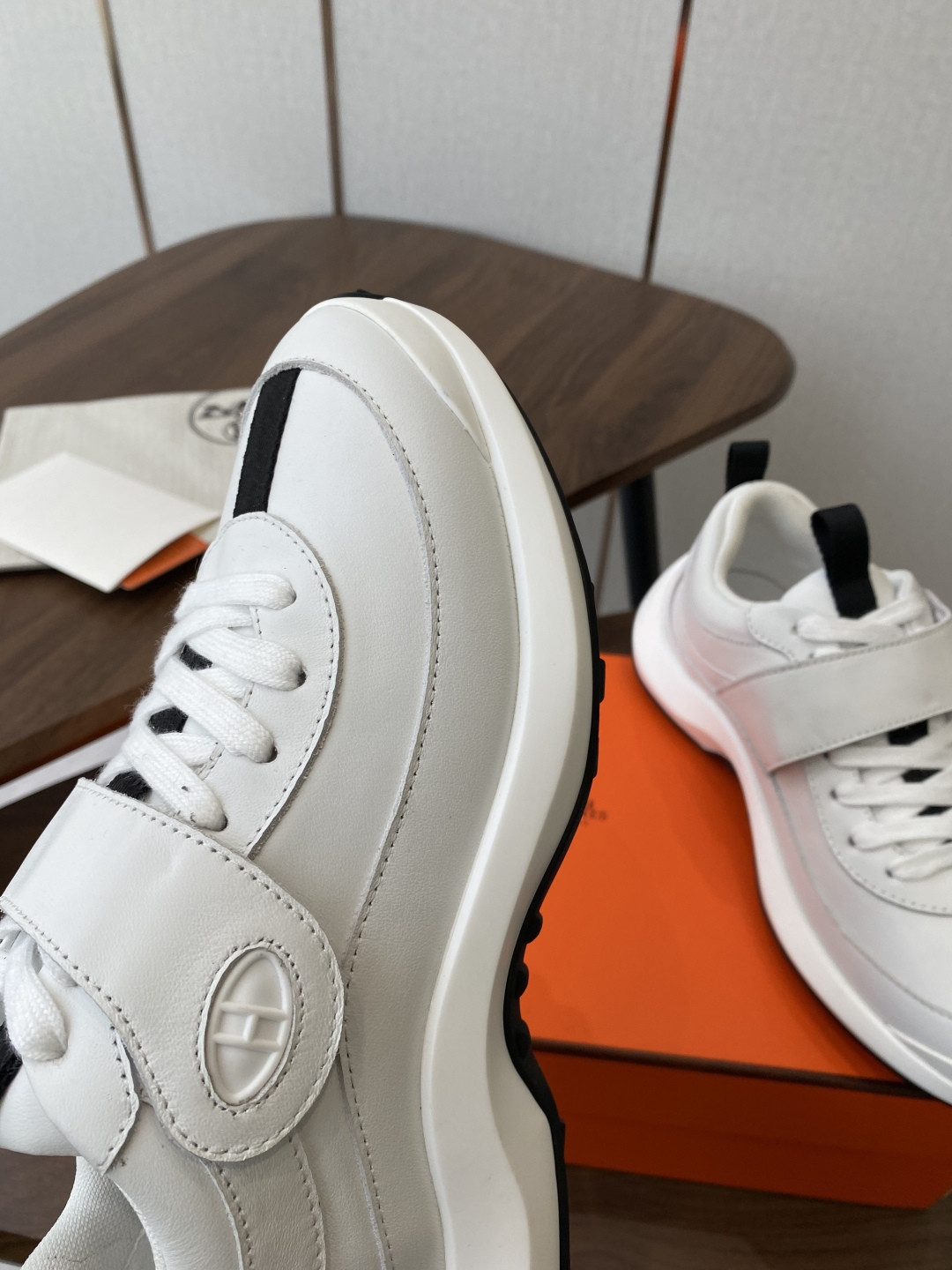 ua H**me5 loop sneaker