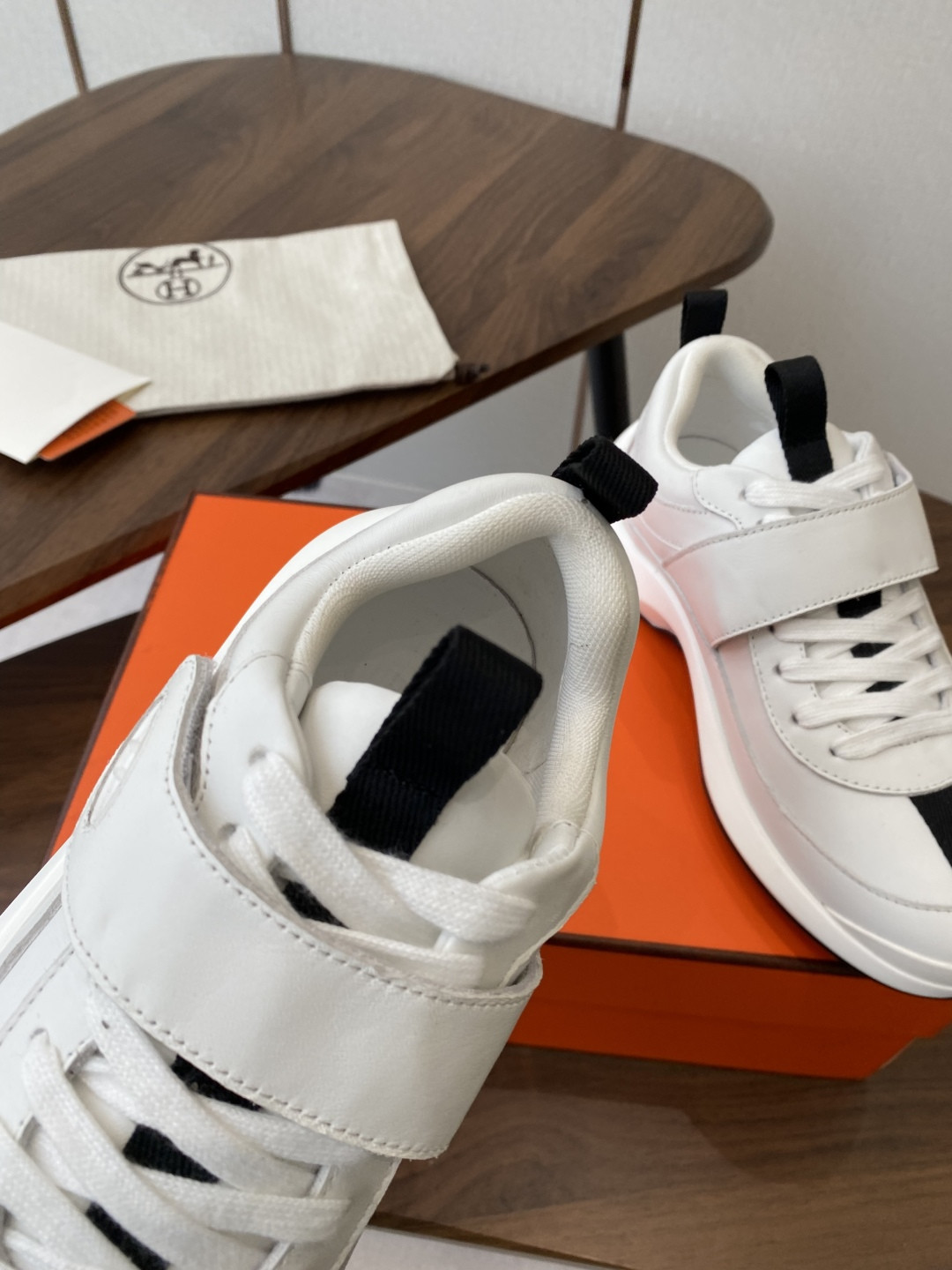 ua H**me5 loop sneaker