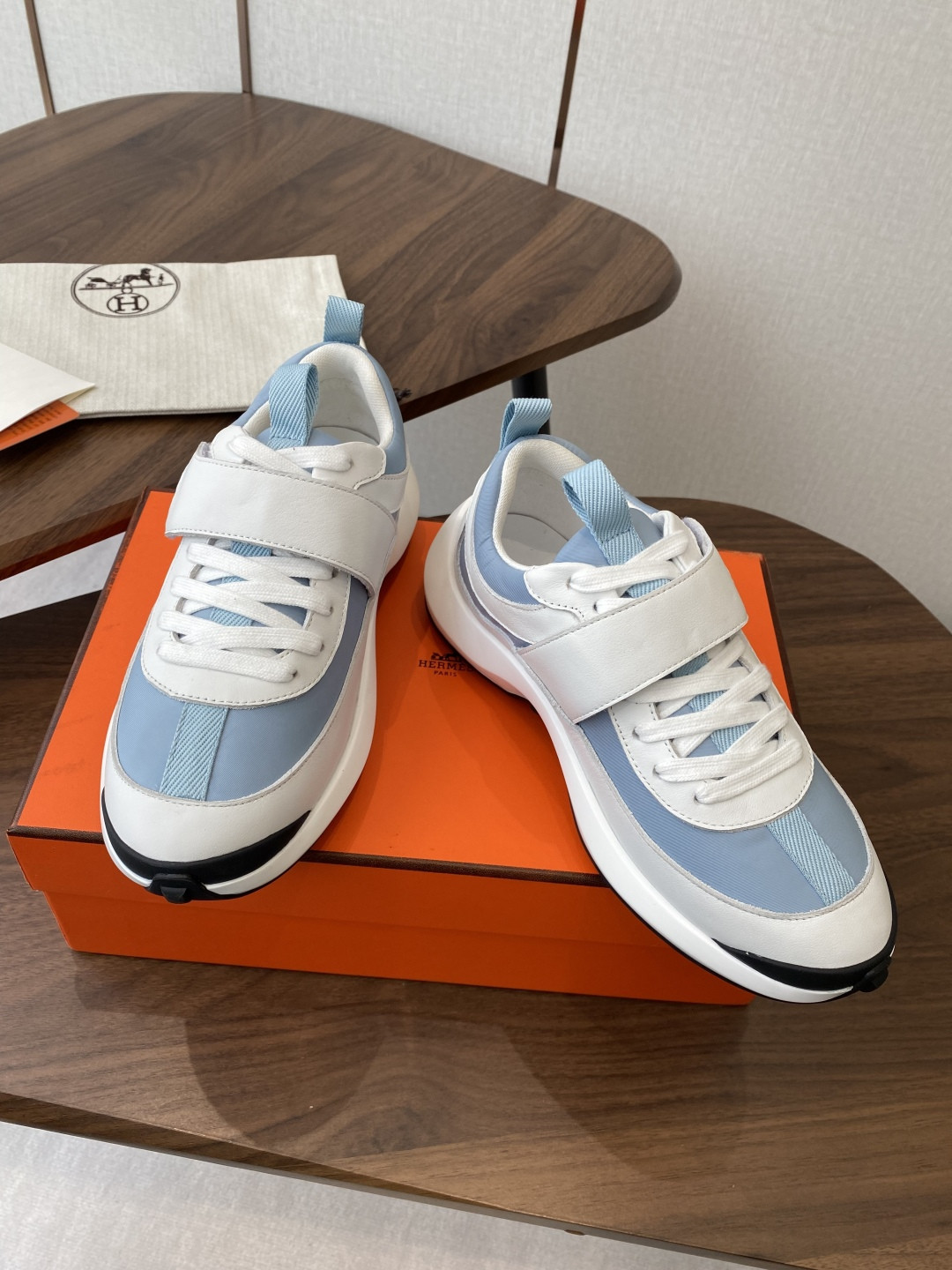 ua H**me5 loop sneaker