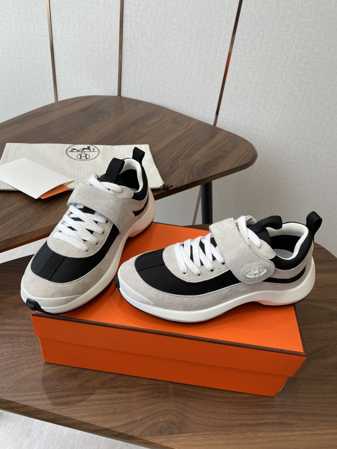 ua H**me5 loop sneaker