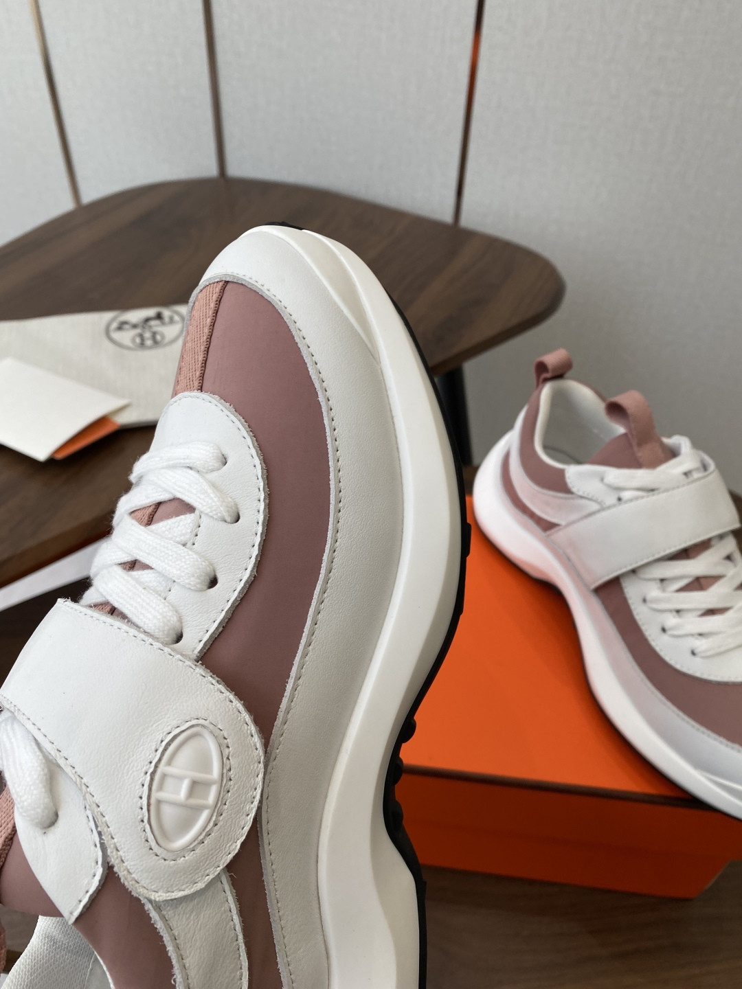 ua H**me5 loop sneaker