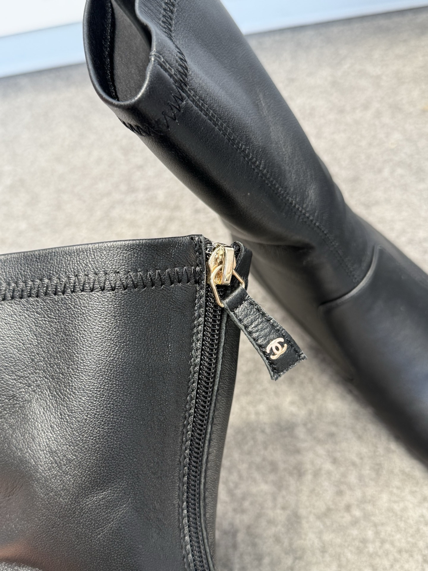ua Ch*el mid-calf boots 6.5cm heel