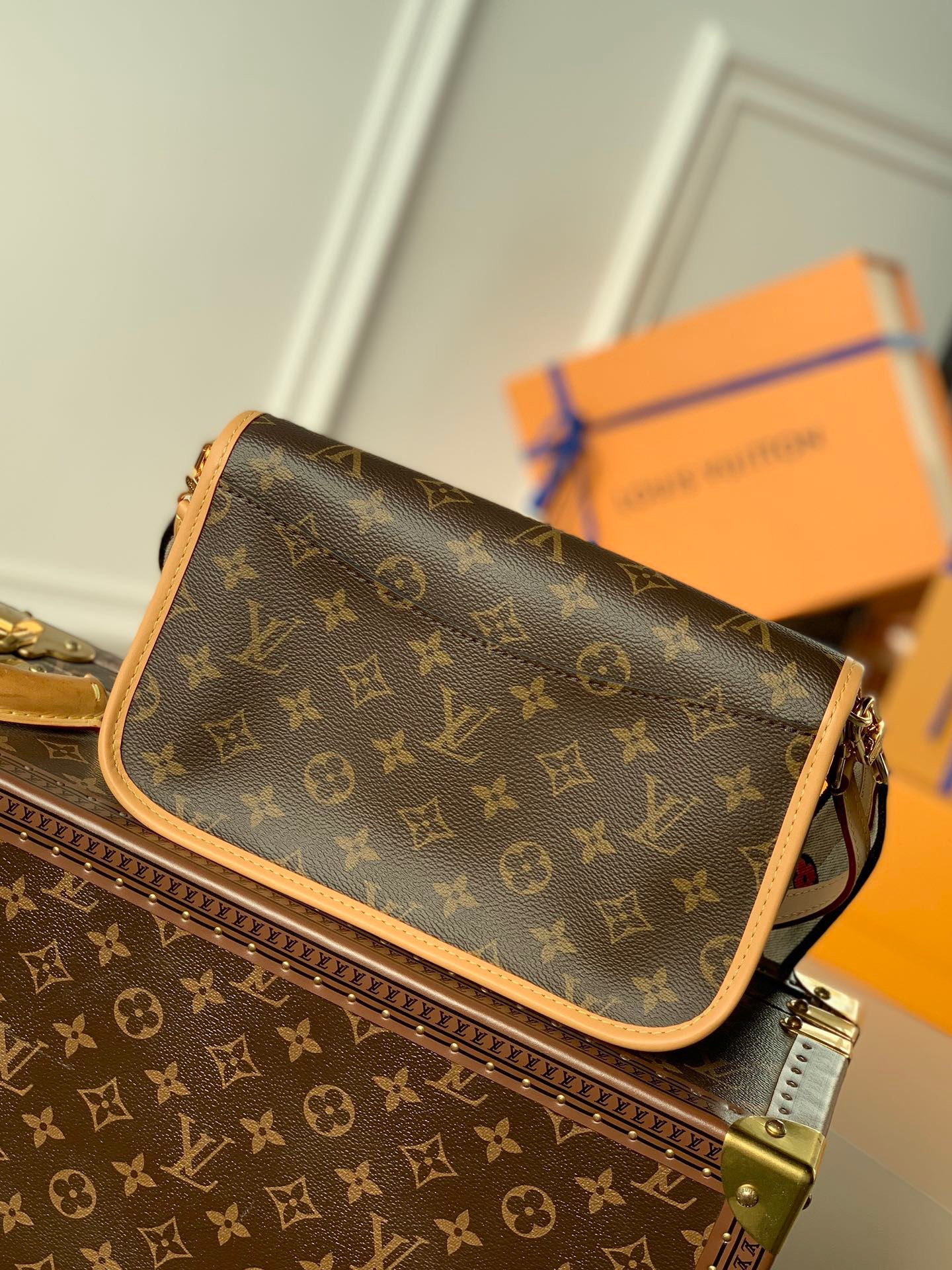 lv DIANE M45985